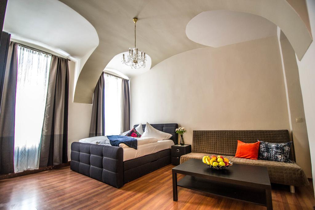 4Bdr Historical Spirit Apt By Ruterra Prag Exterior foto