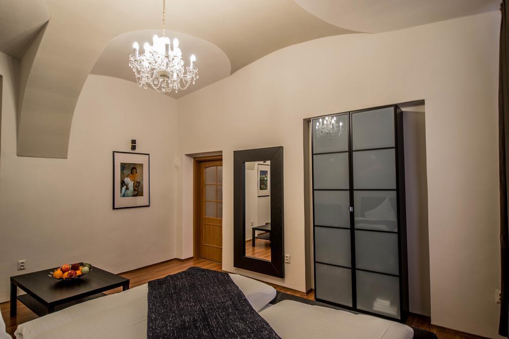 4Bdr Historical Spirit Apt By Ruterra Prag Exterior foto