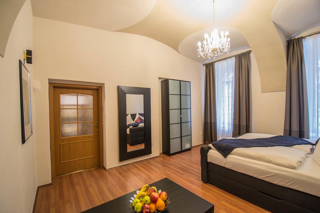 4Bdr Historical Spirit Apt By Ruterra Prag Exterior foto