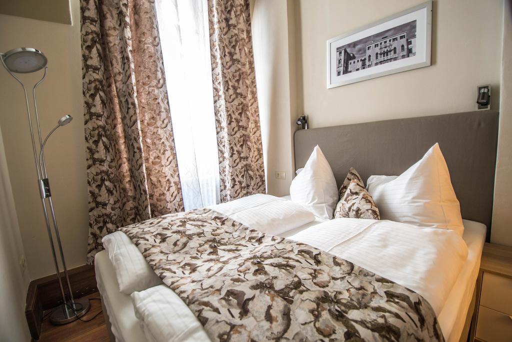 4Bdr Historical Spirit Apt By Ruterra Prag Exterior foto