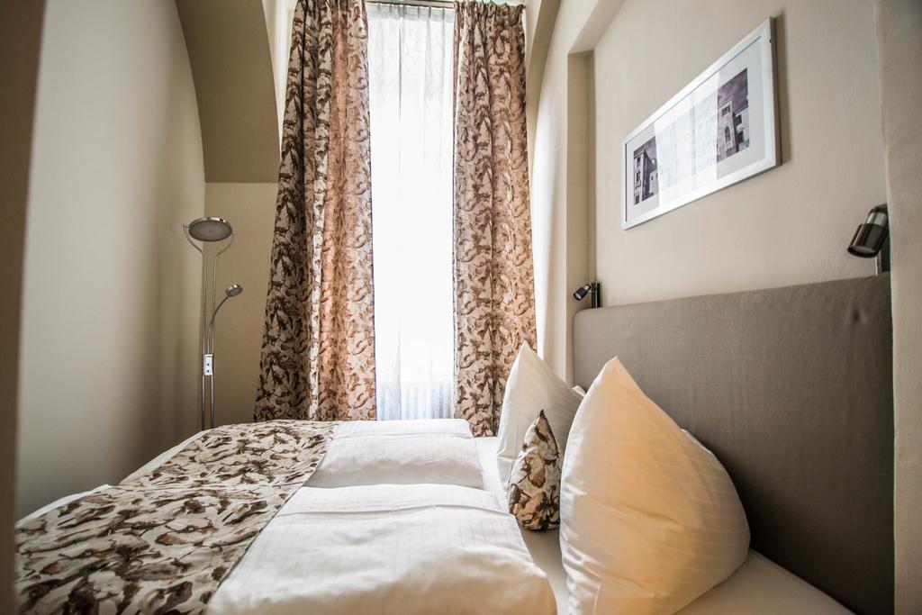4Bdr Historical Spirit Apt By Ruterra Prag Exterior foto