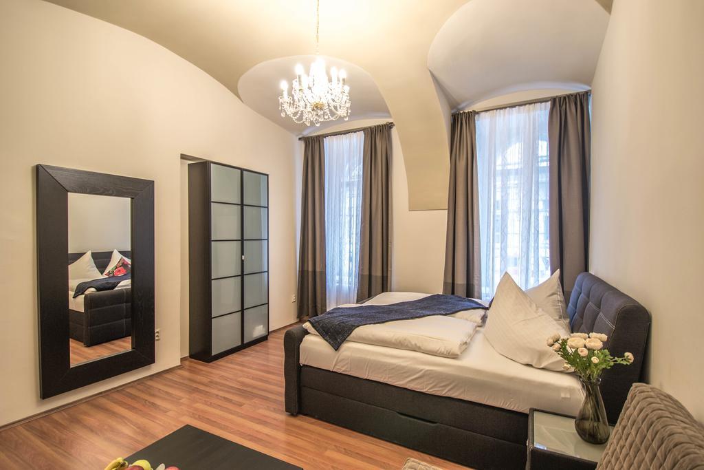 4Bdr Historical Spirit Apt By Ruterra Prag Exterior foto